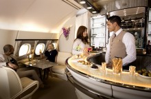 EmiratesA380 Onboard-Lounge3 (640x418)