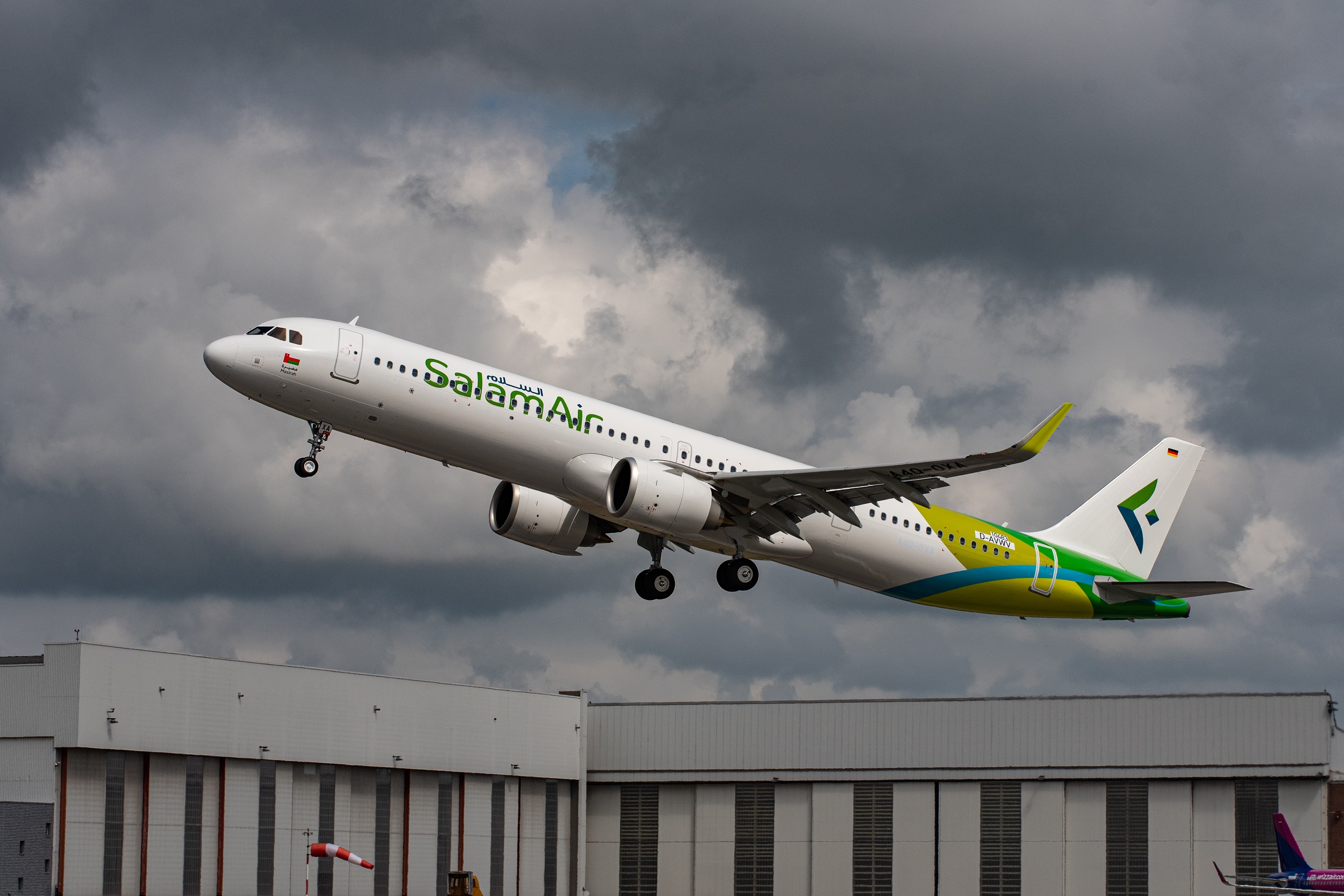 SalamAir Takes Delivery Of The First A321neo Aircraft In Oman Market ...